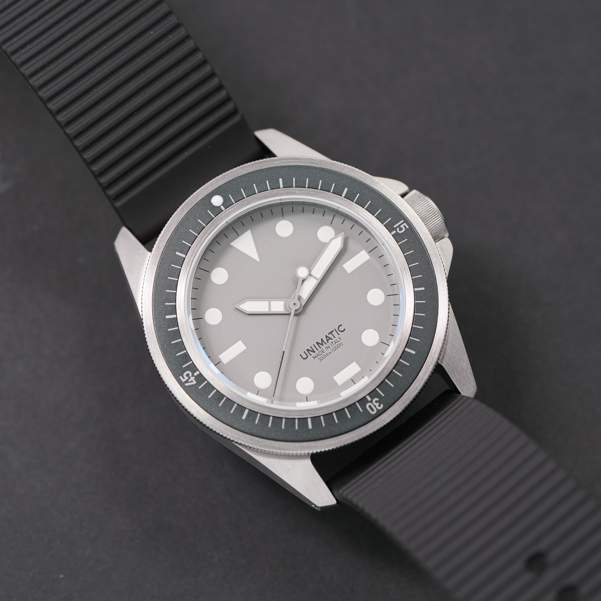 2021 Unimatic x HODINKEE Modello Uno U1-H dial 2
