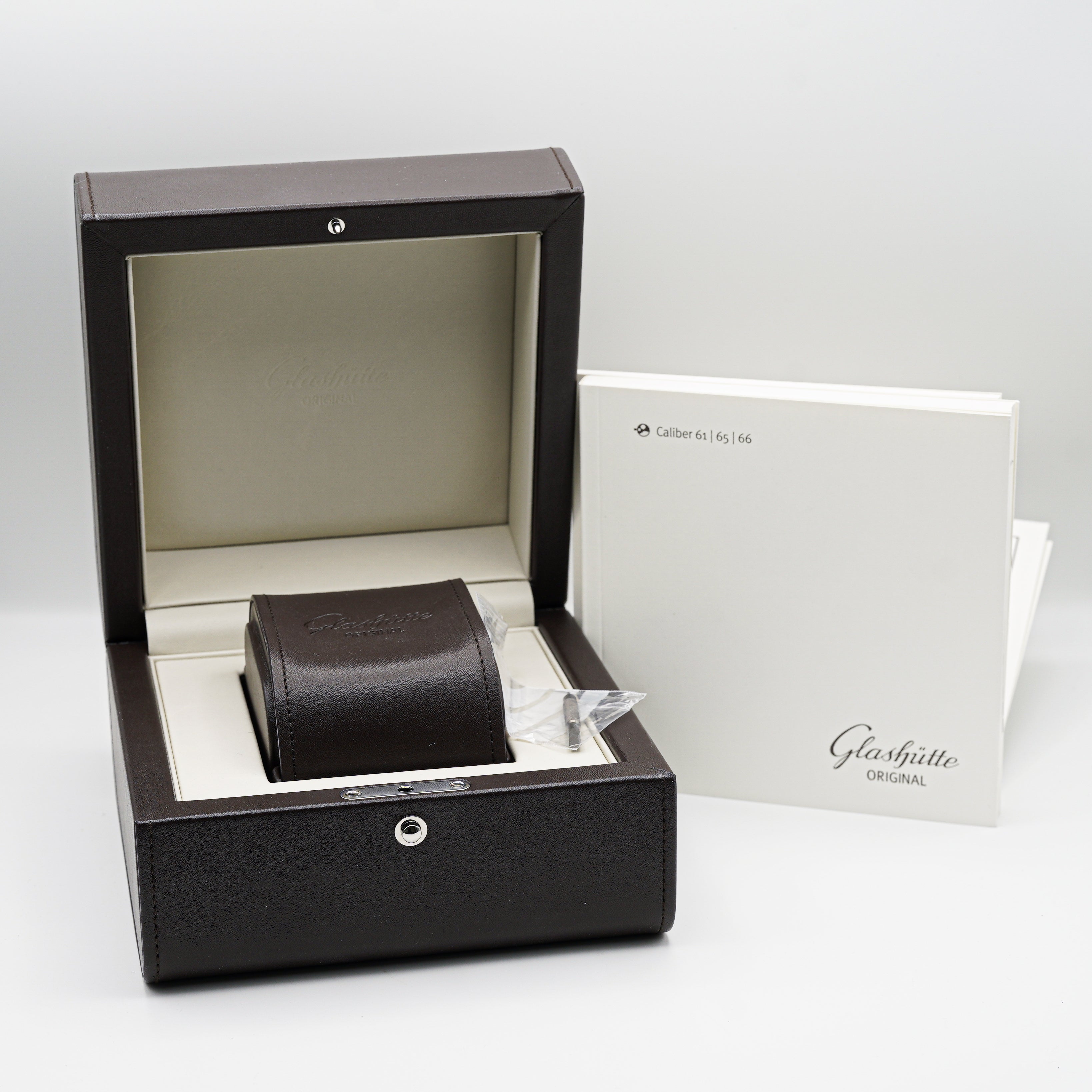Glashütte Original PanoReserve Manual Wind Black Dial 1-65-01-29-15-30 Box Papers