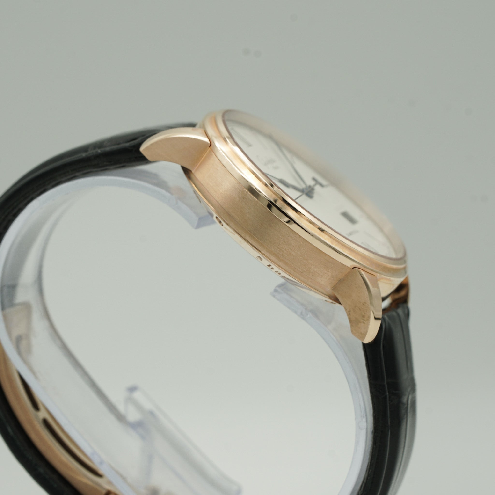 Glashütte Original Senator Excellence Panorama Date 1-36-03-02-05-30 case side