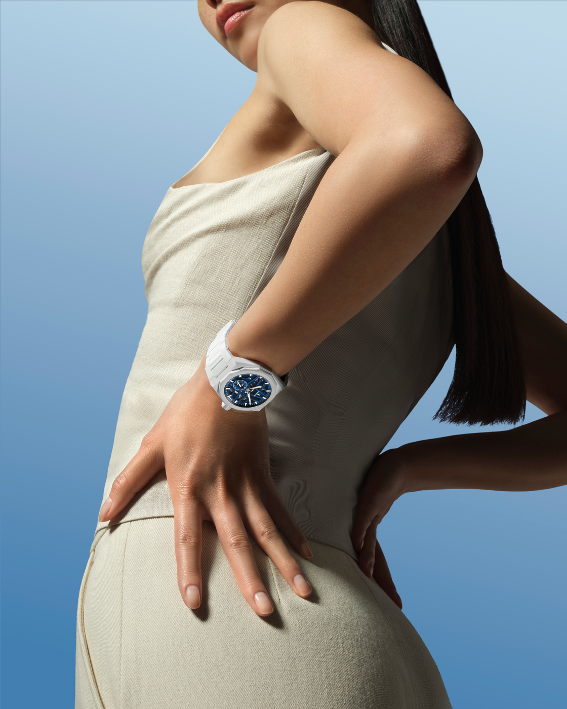 Zenith Defy Skyline Skeleton White Ceramic 49.9301.3620/79.I001 model shot woman