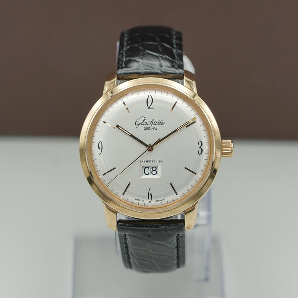 Glashütte Original Sixties Panorama Date 2-39-47-01-01-04 dial