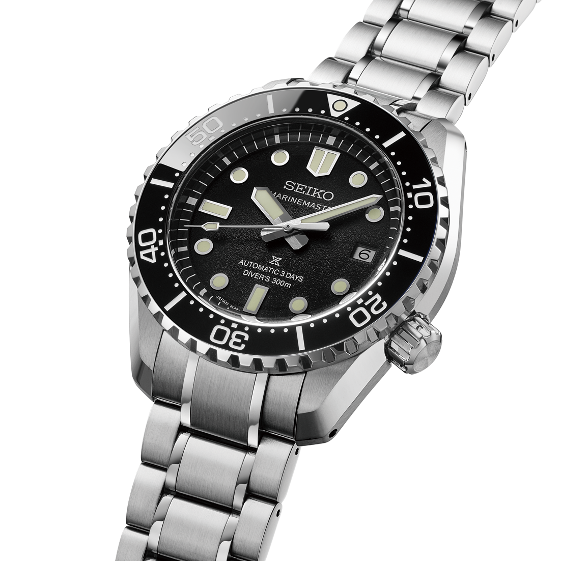 Front-three-quarter view of Seiko Prospex Marinemaster 1968 Heritage Diver Black HBF001