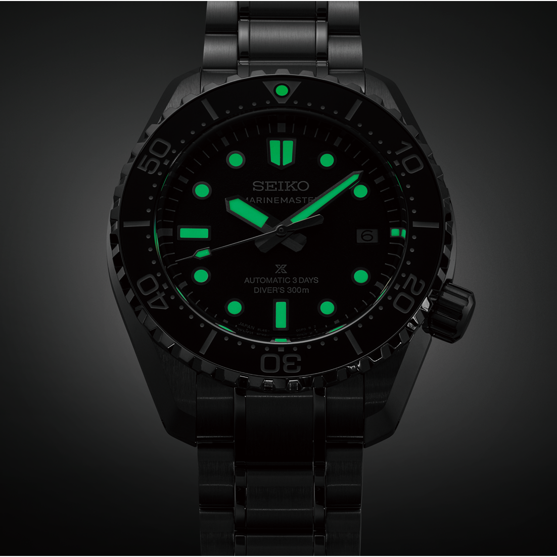 Night-glow view of Seiko Prospex Marinemaster 1968 Heritage Diver Black HBF001