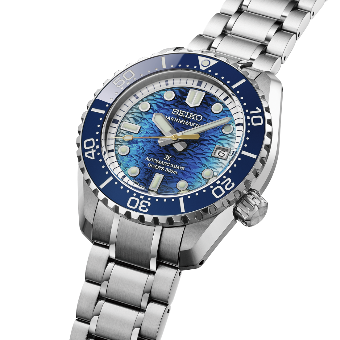 Angled front view of Seiko Prospex Marinemaster 1968 Heritage JAMSTEC Limited Edition HBF002