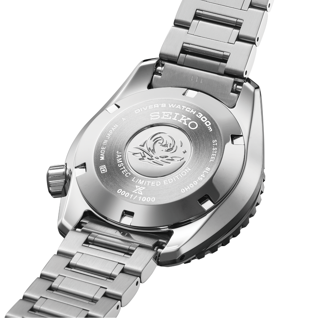 Angled back view of Seiko Prospex Marinemaster 1968 Heritage JAMSTEC Limited Edition HBF002