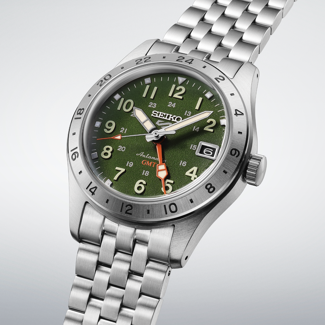 HDB001 Seiko 5 Automatic GMT Green Dial Soldier Shot 2