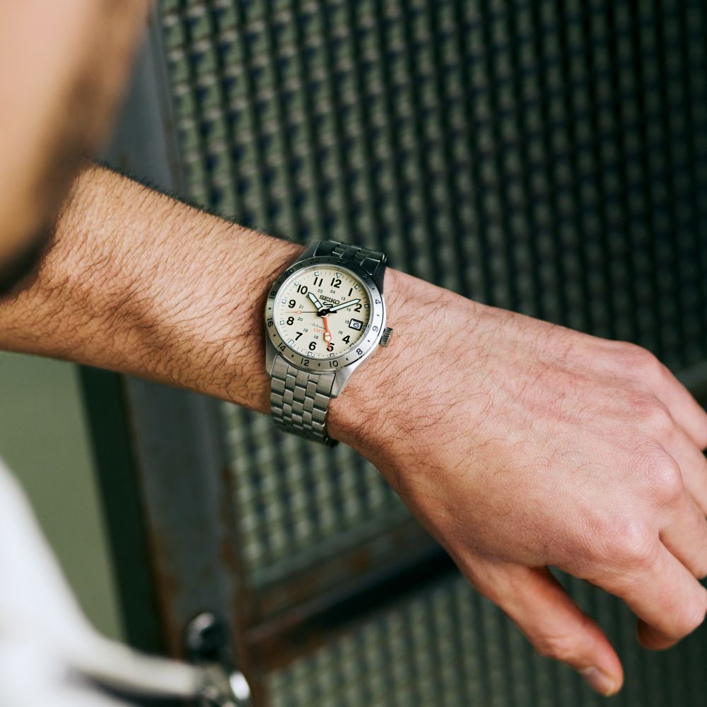 Seiko 5 Automatic GMT Ivory HDB002 Soldier Shot 3