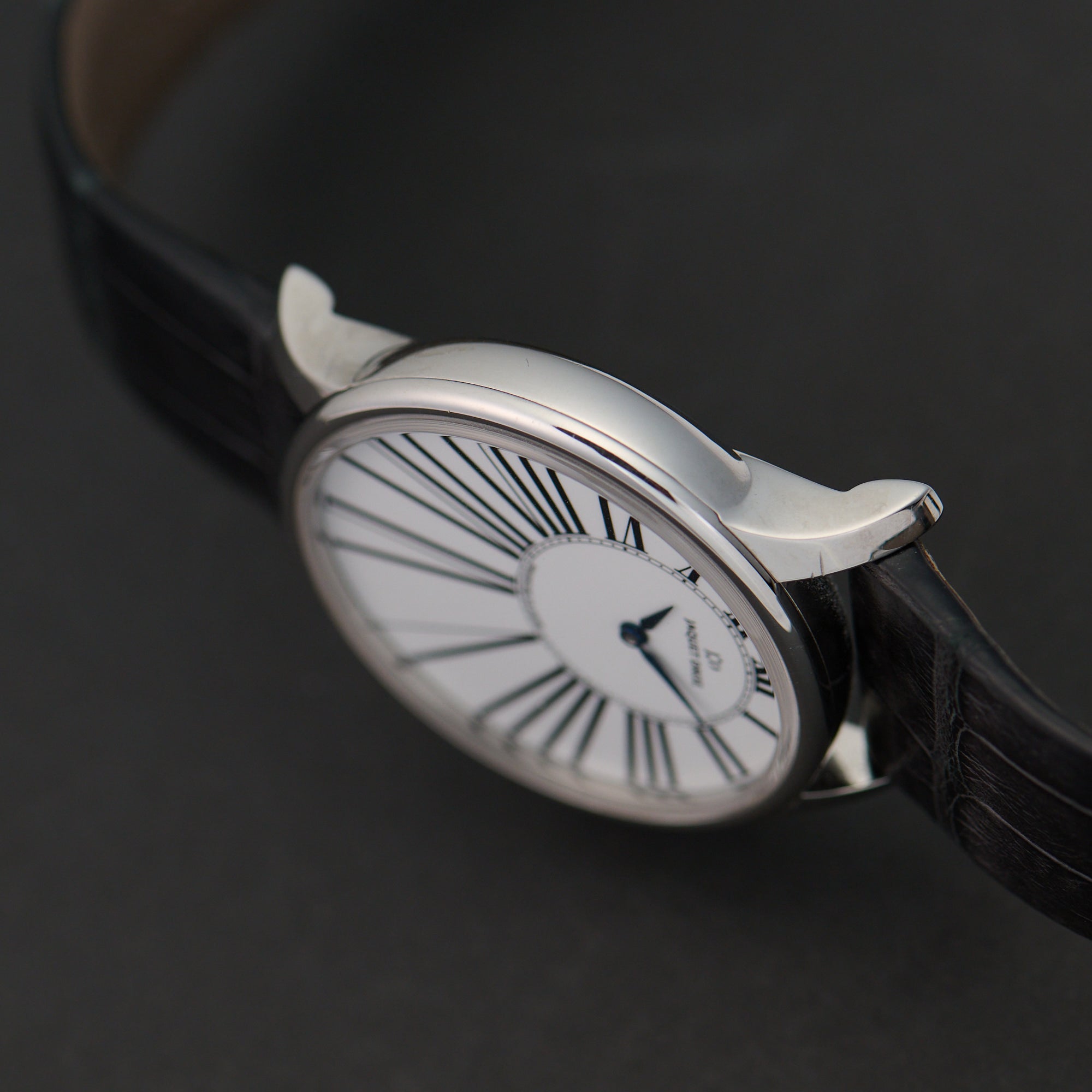 Jaquet Droz Petite Heure Minute Limited Edition J005020202 case