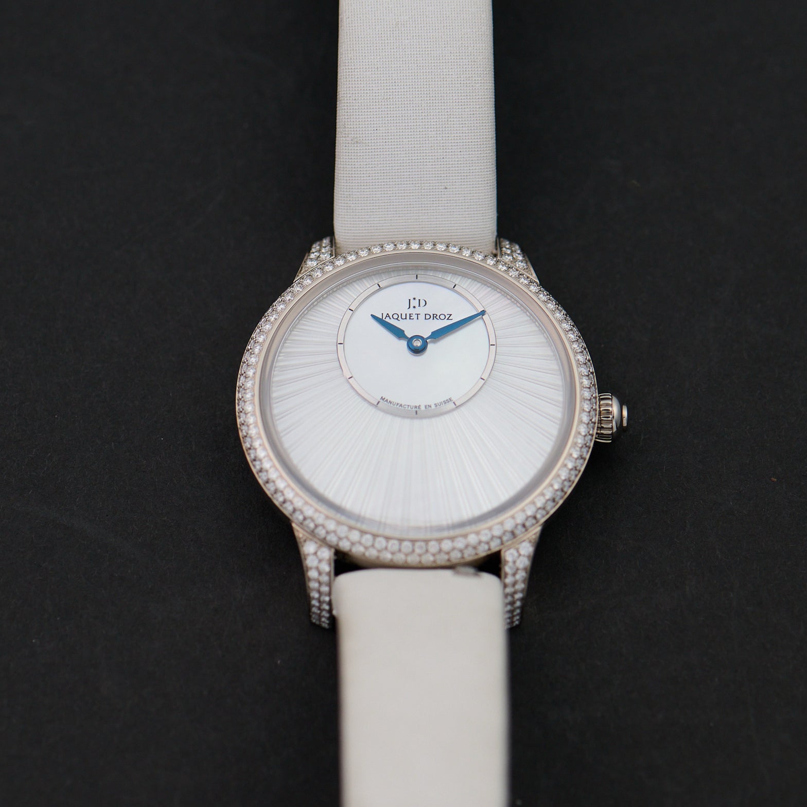 Jaquet Droz Petite Heure Minute Mother-of-Pearl dial