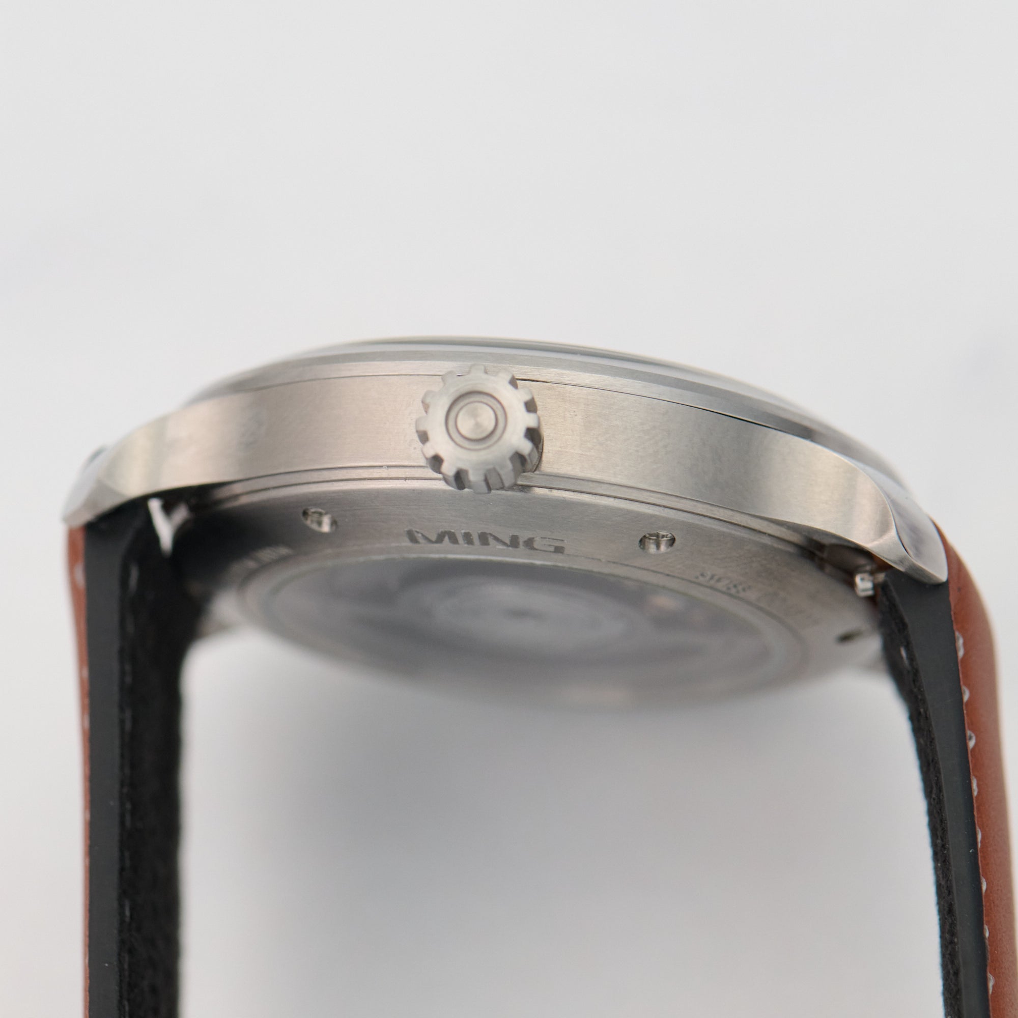 Ming 22.01 GMT Gilt crown