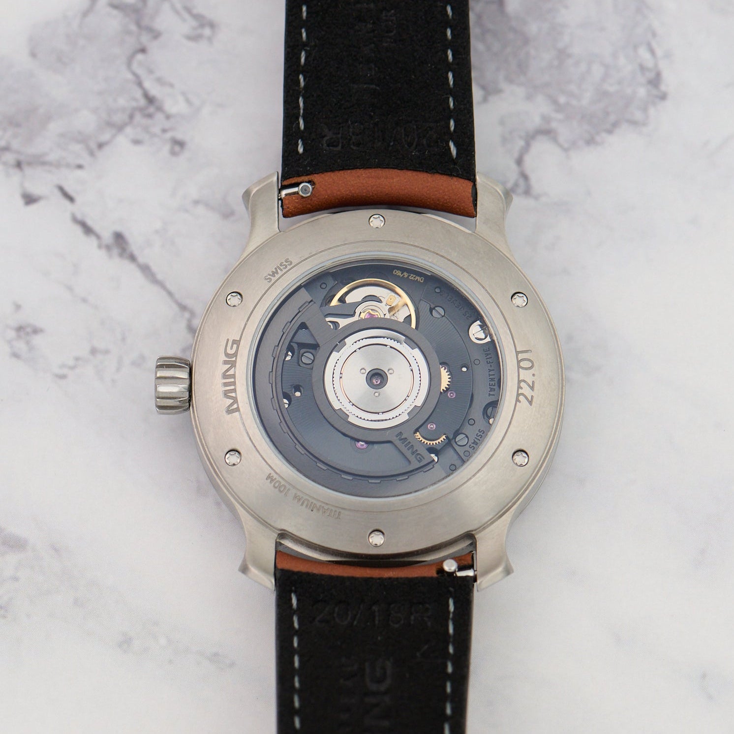 Ming 22.01 GMT Gilt caseback