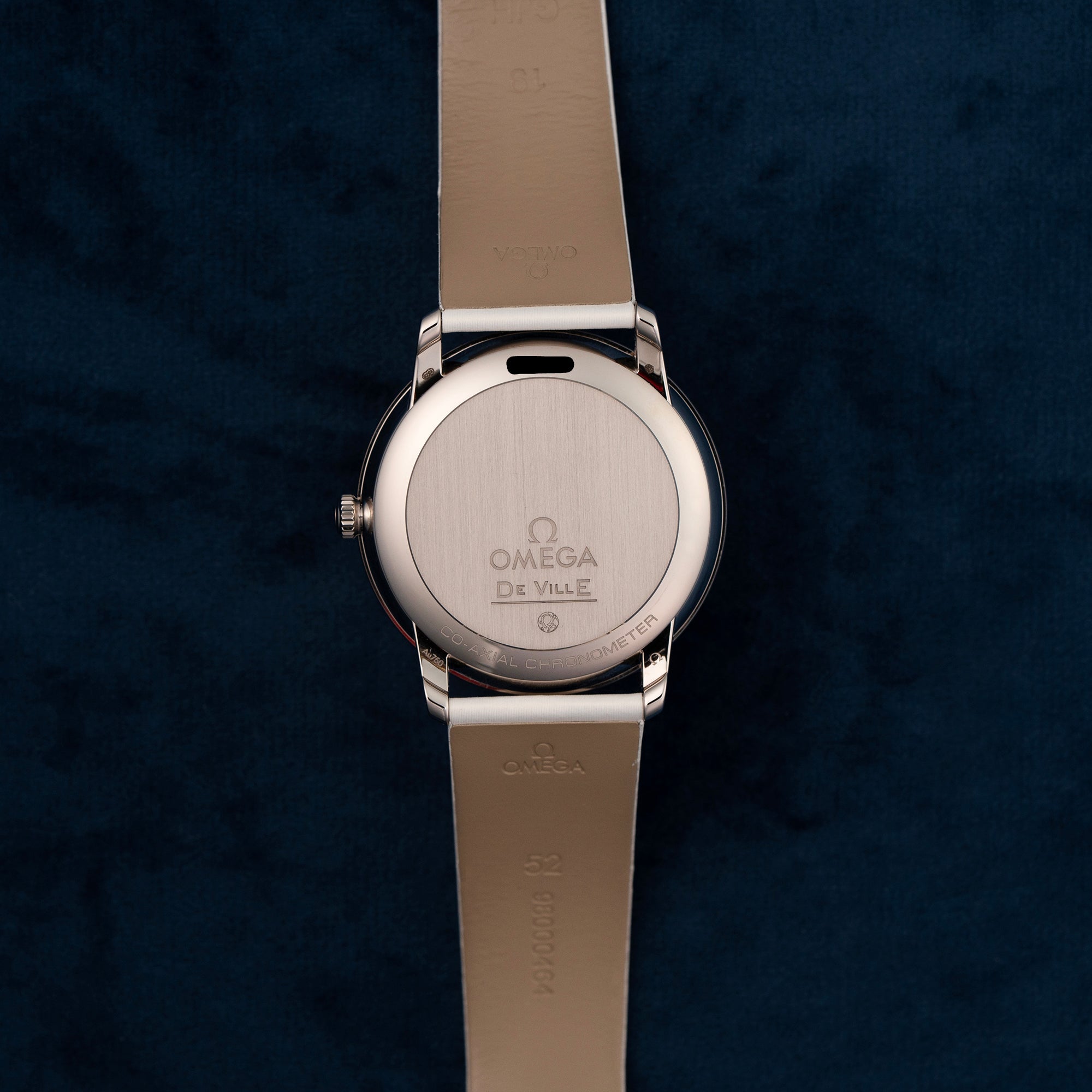 Omega DeVille Prestige Ladies Mother of Pearl Butterfly 42457372055002 caseback