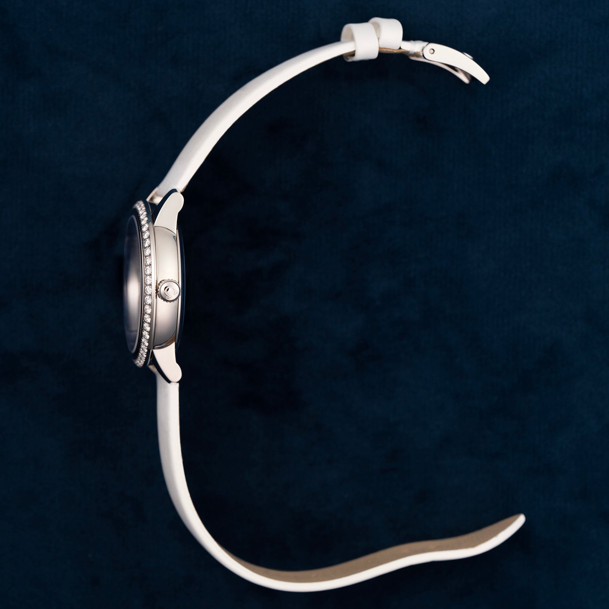 Omega DeVille Prestige Mother of Pearl Butterfly Dial Diamonds 42457332055001 crown