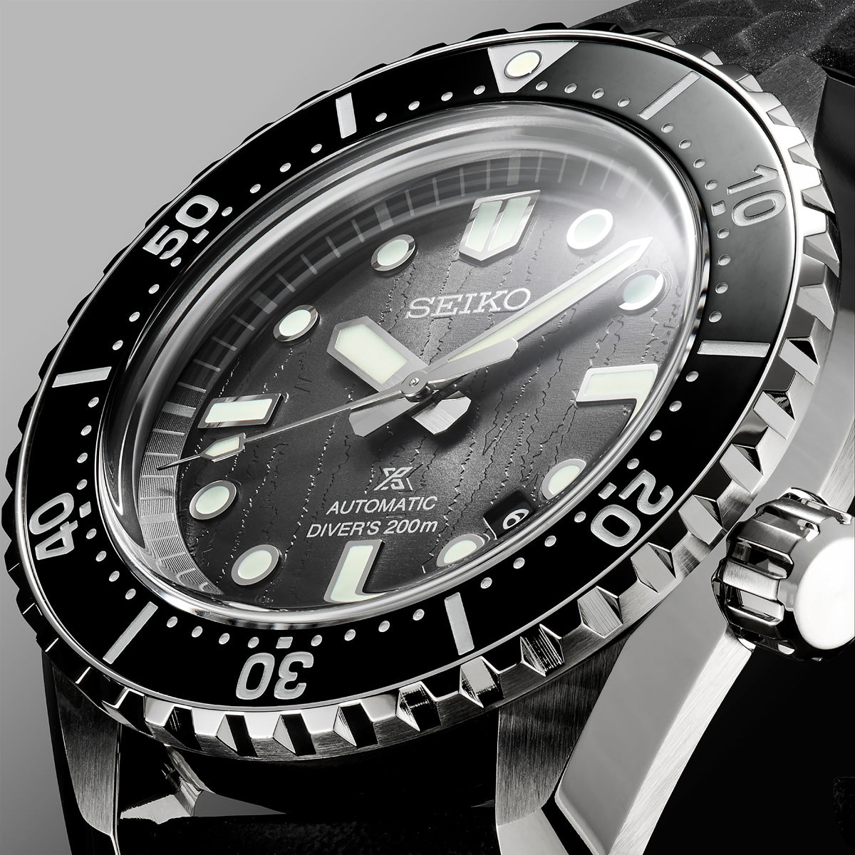 Seiko Prospex 1968 Heritage Diver’s Special Edition Dark Gray 42mm SLA075 dial close up