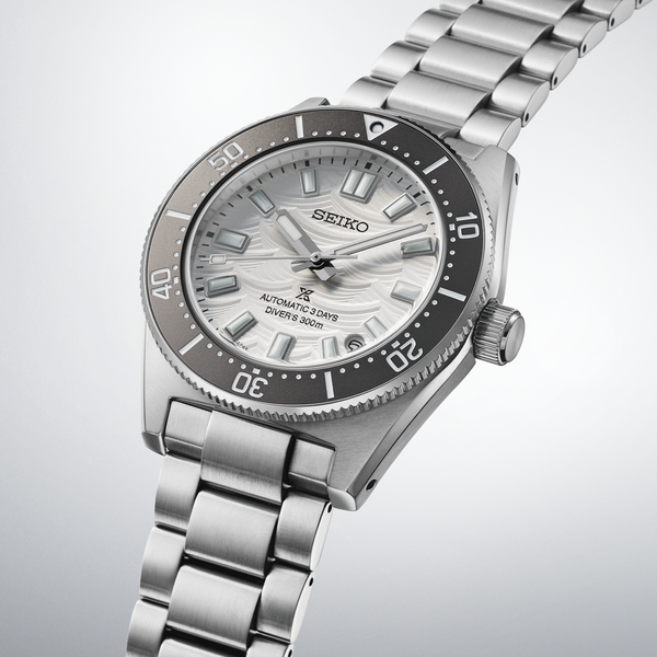 Seiko Diver's Watch 60th Anniversary Prospex SPB511 slanted shot