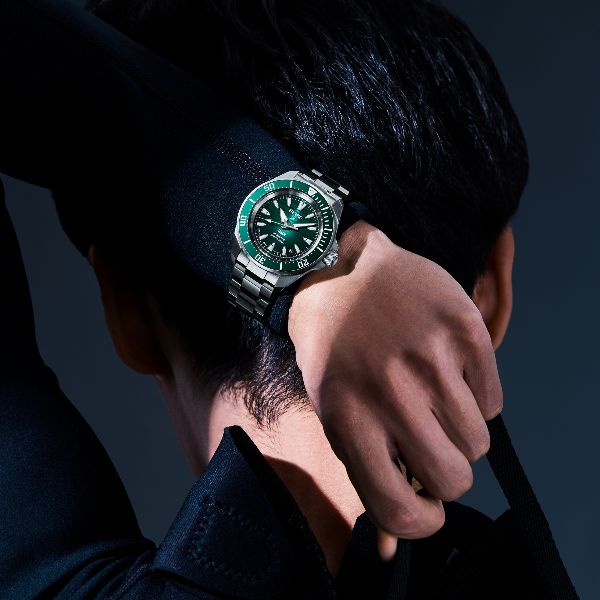 Seiko Prospex Sea Diver 200m PADI Special Edition Emerald Green 41.7mm SRPL53 Model Wrist Shot