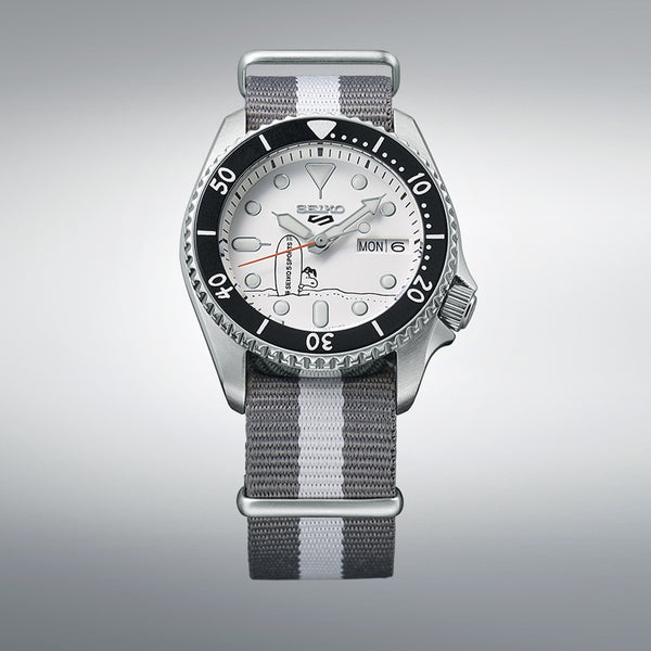 Seiko 5 Snoopy SRPK25 Diver