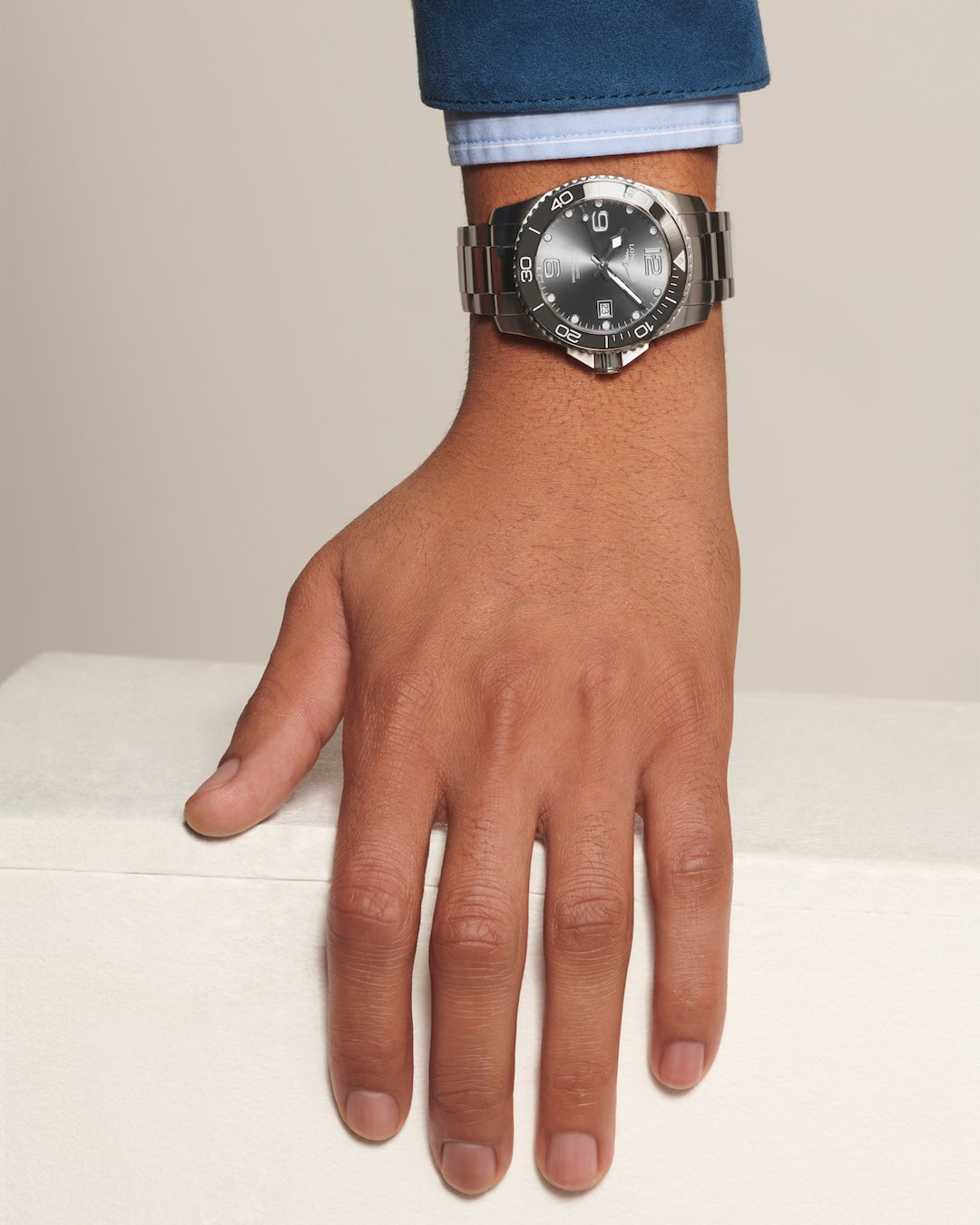 Longines Conquest HydroConquest Sunray Grey 41mm L37814766 model wrist shot