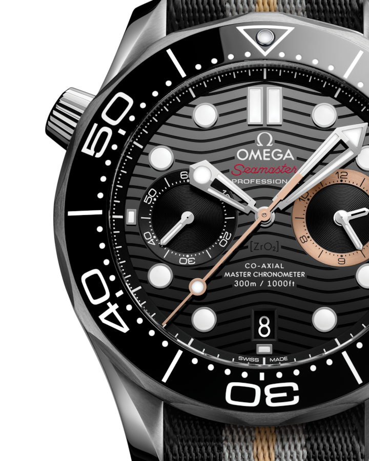 Dial View of Omega Seamaster Diver 300M 007 Edition First Light 44mm 21032445101002
