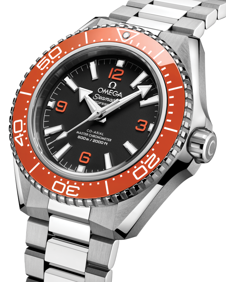 Angle View: Omega Seamaster Planet Ocean 600M Steel 217.30.42.21.01.003