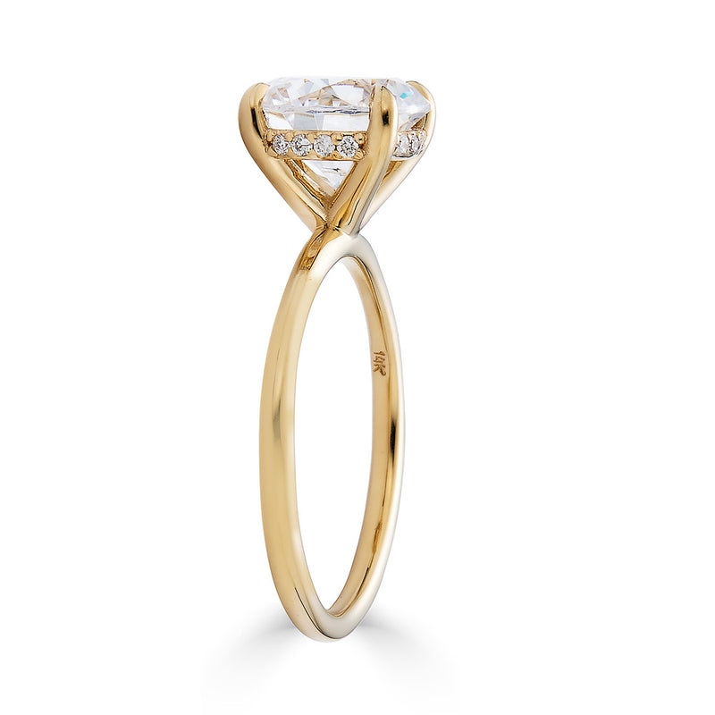 Round Solitaire with Hidden Halo